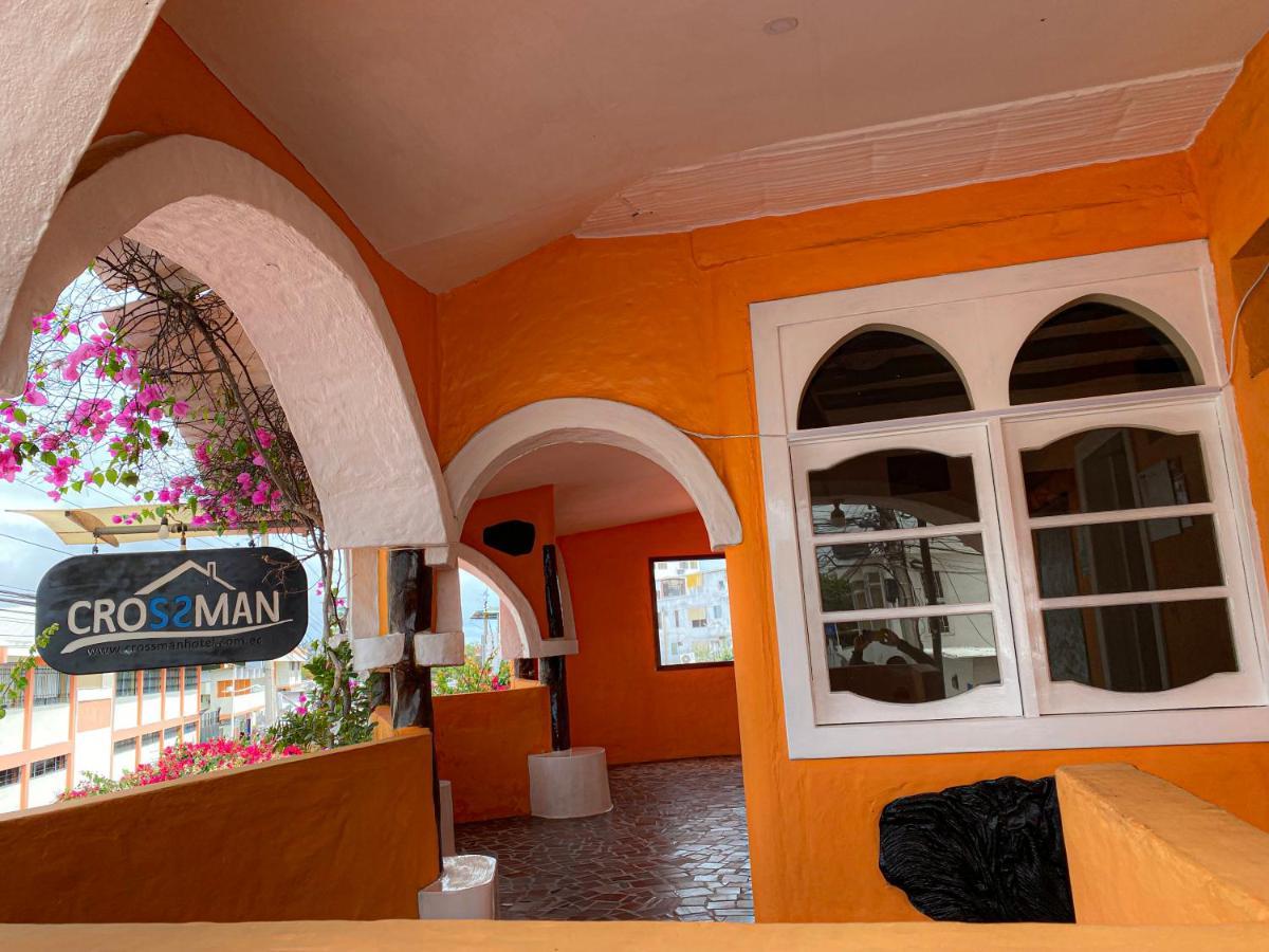 Hotel Crossman ปูแอร์โตอาโยรา ภายนอก รูปภาพ